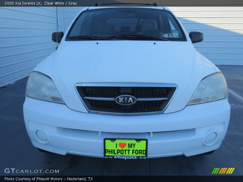 Clear White / Gray 2005 Kia Sorento LX