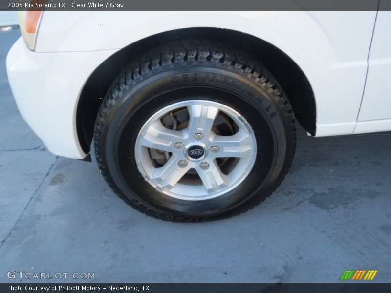 Clear White / Gray 2005 Kia Sorento LX