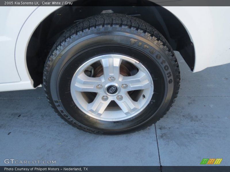 Clear White / Gray 2005 Kia Sorento LX