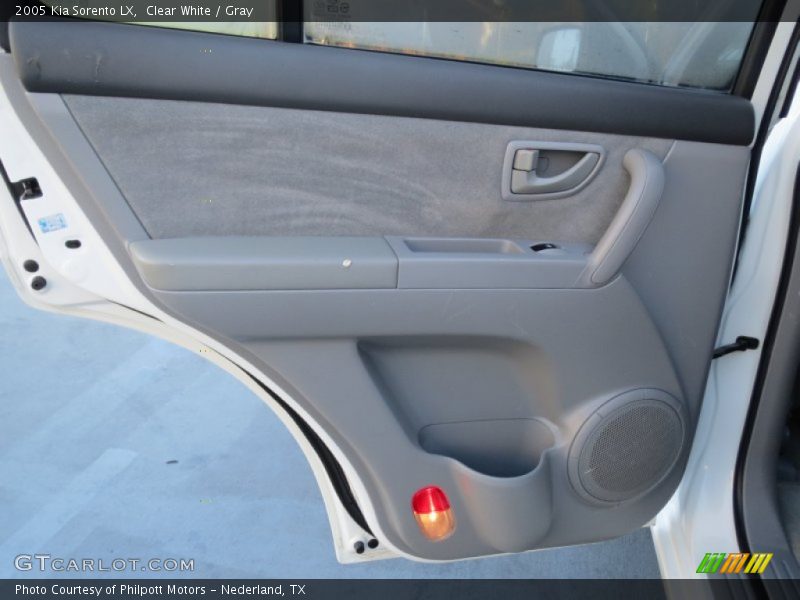 Clear White / Gray 2005 Kia Sorento LX