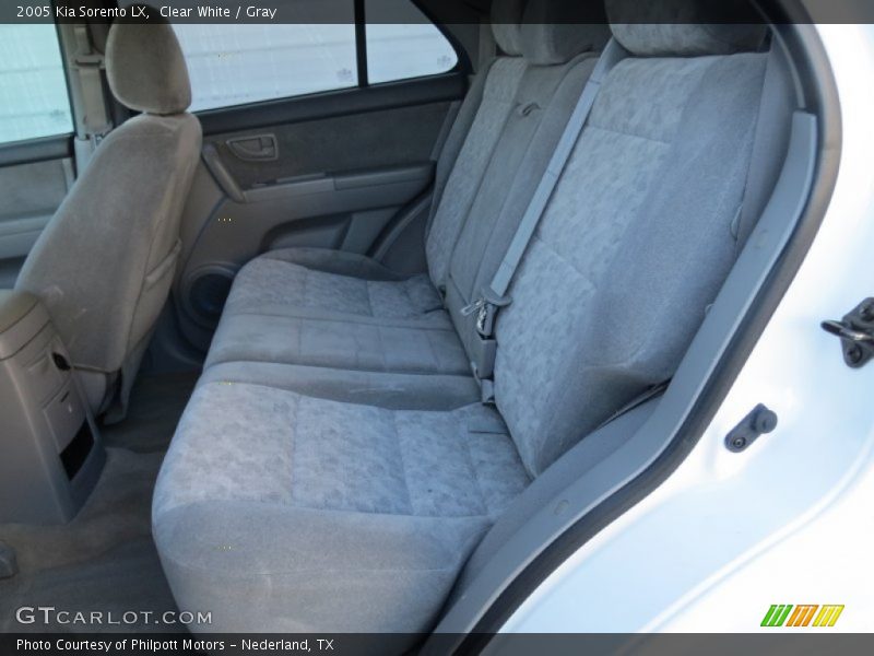 Clear White / Gray 2005 Kia Sorento LX