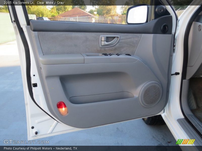 Clear White / Gray 2005 Kia Sorento LX