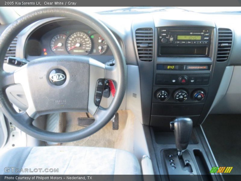Clear White / Gray 2005 Kia Sorento LX