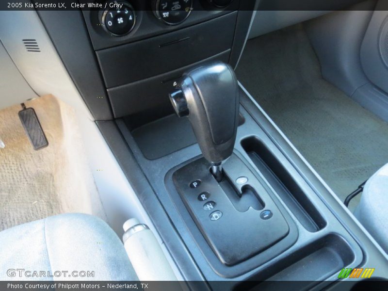Clear White / Gray 2005 Kia Sorento LX