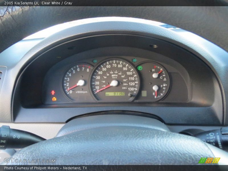 Clear White / Gray 2005 Kia Sorento LX