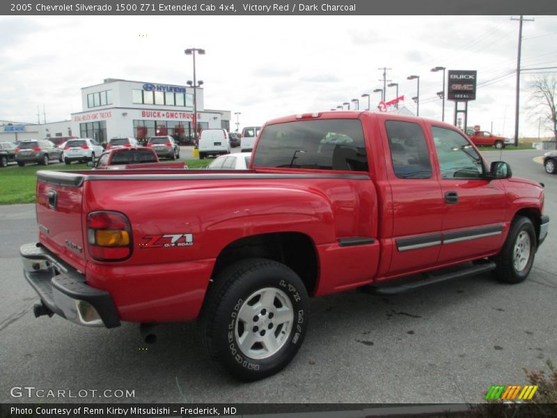 Victory Red / Dark Charcoal 2005 Chevrolet Silverado 1500 Z71 Extended Cab 4x4