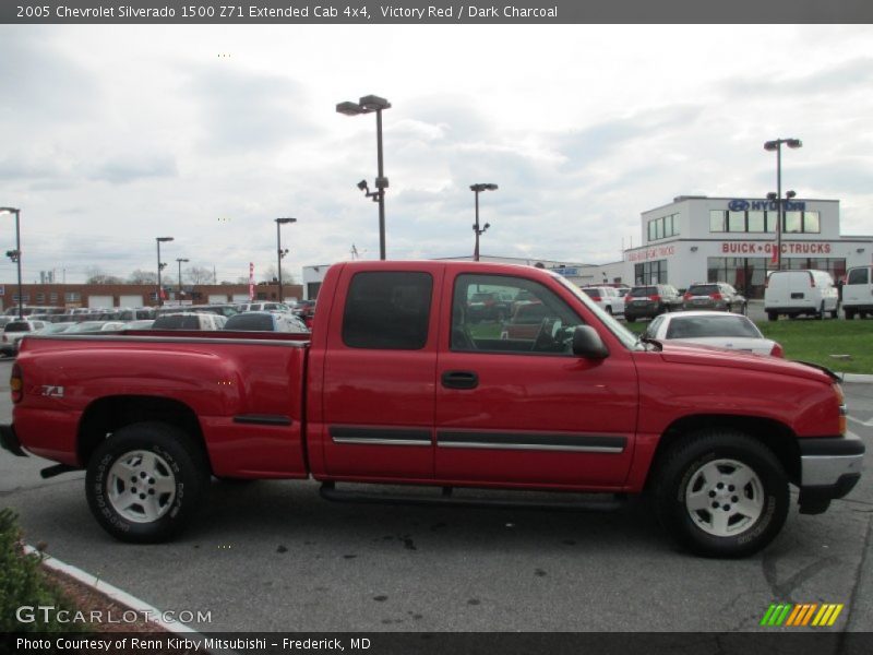 Victory Red / Dark Charcoal 2005 Chevrolet Silverado 1500 Z71 Extended Cab 4x4