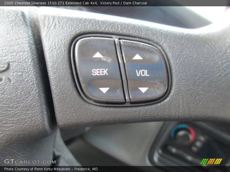 Victory Red / Dark Charcoal 2005 Chevrolet Silverado 1500 Z71 Extended Cab 4x4