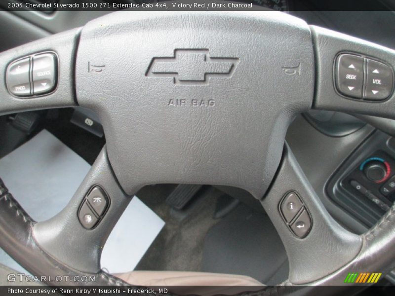 Victory Red / Dark Charcoal 2005 Chevrolet Silverado 1500 Z71 Extended Cab 4x4