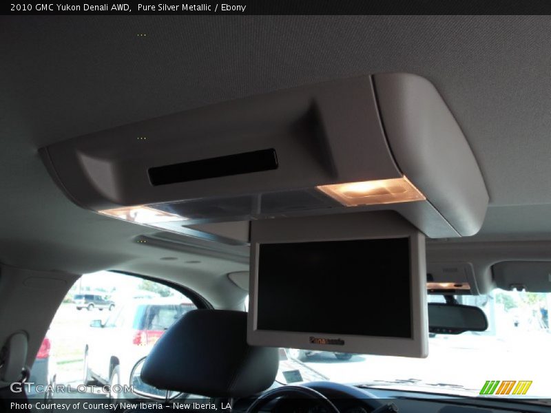 Pure Silver Metallic / Ebony 2010 GMC Yukon Denali AWD
