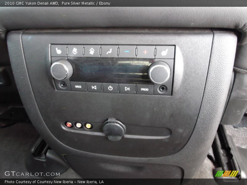 Pure Silver Metallic / Ebony 2010 GMC Yukon Denali AWD