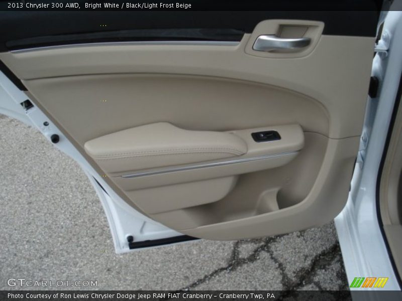 Bright White / Black/Light Frost Beige 2013 Chrysler 300 AWD