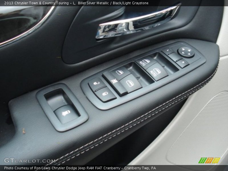 Billet Silver Metallic / Black/Light Graystone 2013 Chrysler Town & Country Touring - L