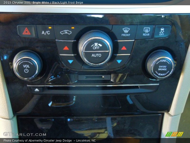 Bright White / Black/Light Frost Beige 2013 Chrysler 300