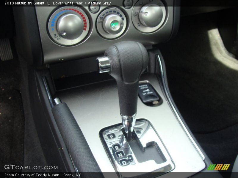 Dover White Pearl / Medium Gray 2010 Mitsubishi Galant FE