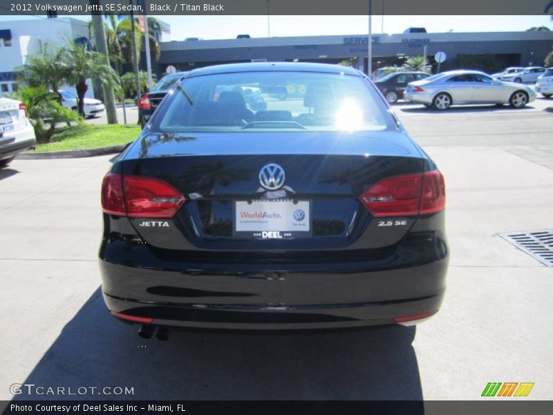 Black / Titan Black 2012 Volkswagen Jetta SE Sedan