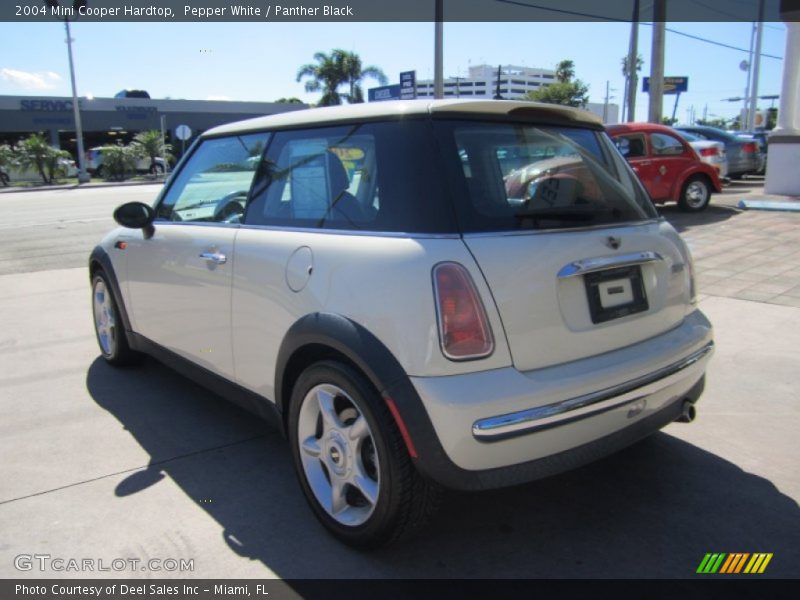 Pepper White / Panther Black 2004 Mini Cooper Hardtop