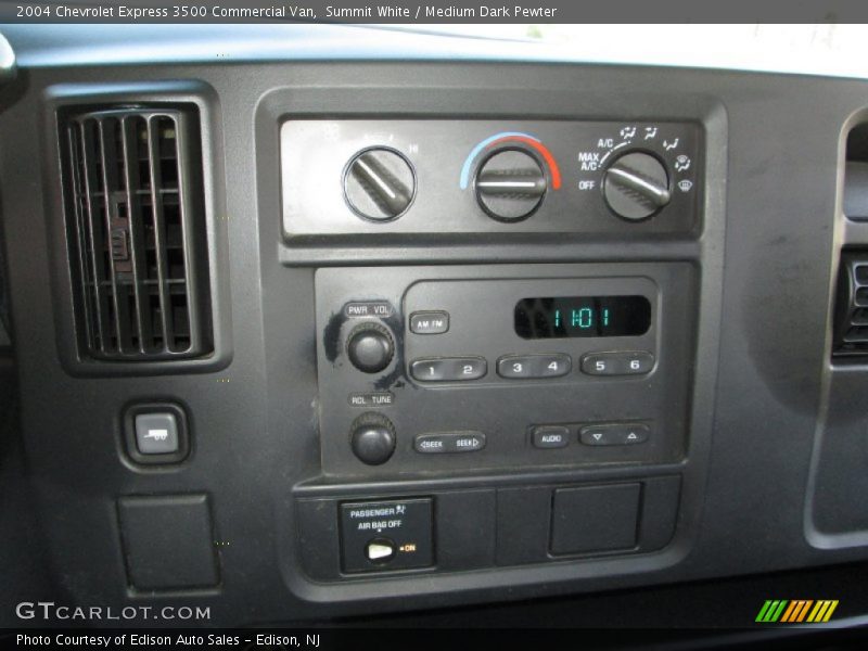 Controls of 2004 Express 3500 Commercial Van