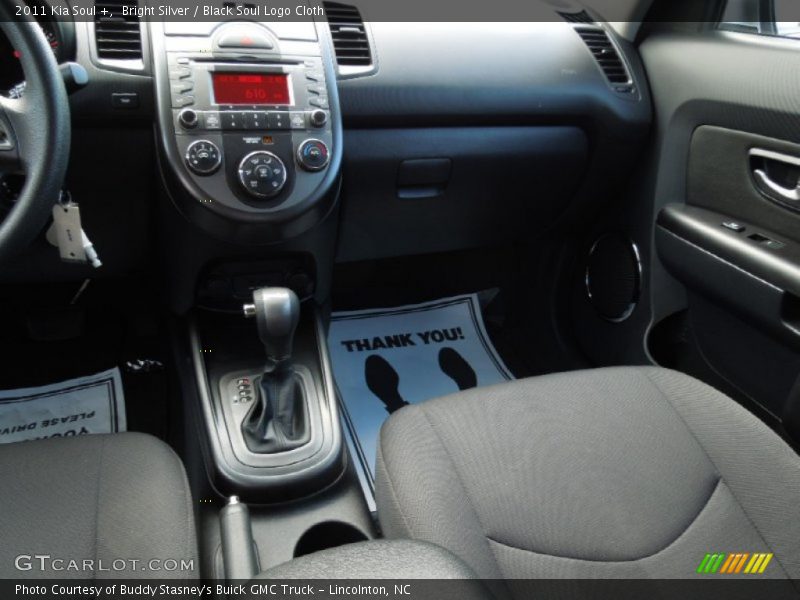 Bright Silver / Black Soul Logo Cloth 2011 Kia Soul +