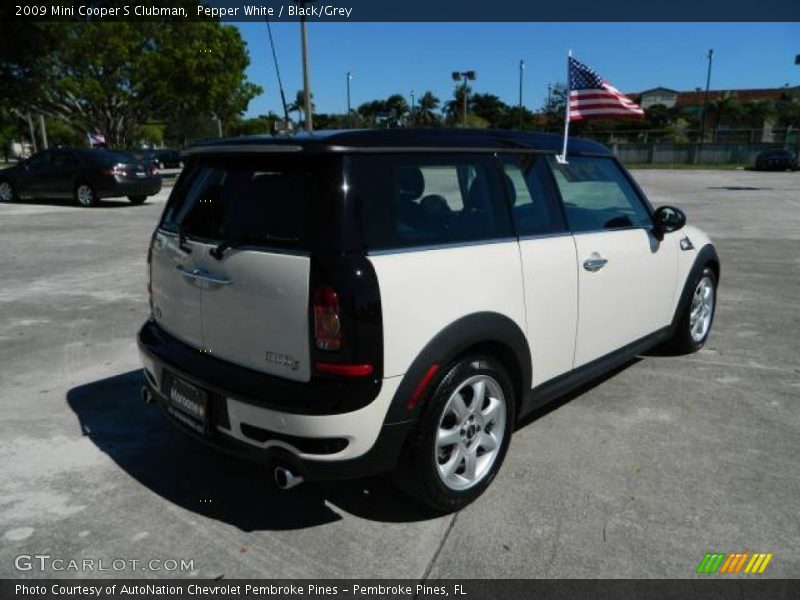 Pepper White / Black/Grey 2009 Mini Cooper S Clubman