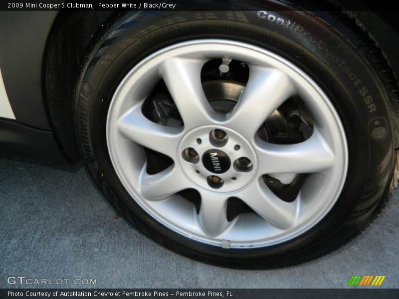 Pepper White / Black/Grey 2009 Mini Cooper S Clubman
