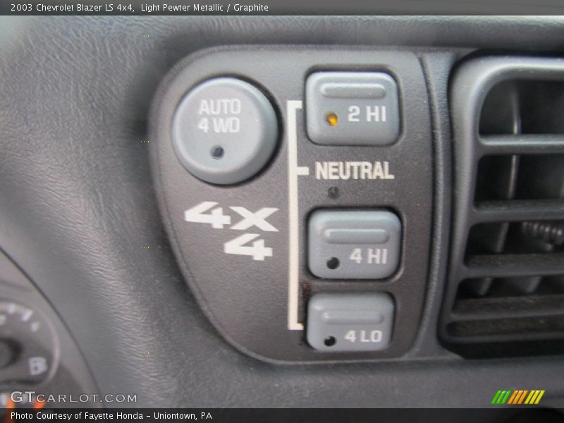 Light Pewter Metallic / Graphite 2003 Chevrolet Blazer LS 4x4