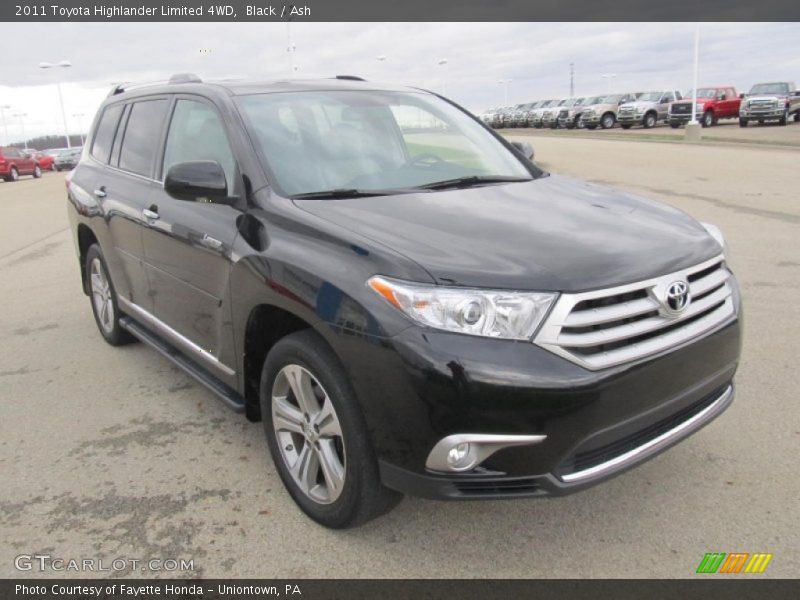 Front 3/4 View of 2011 Highlander Limited 4WD