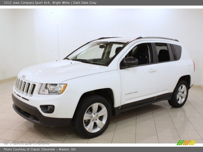 Front 3/4 View of 2012 Compass Sport 4x4