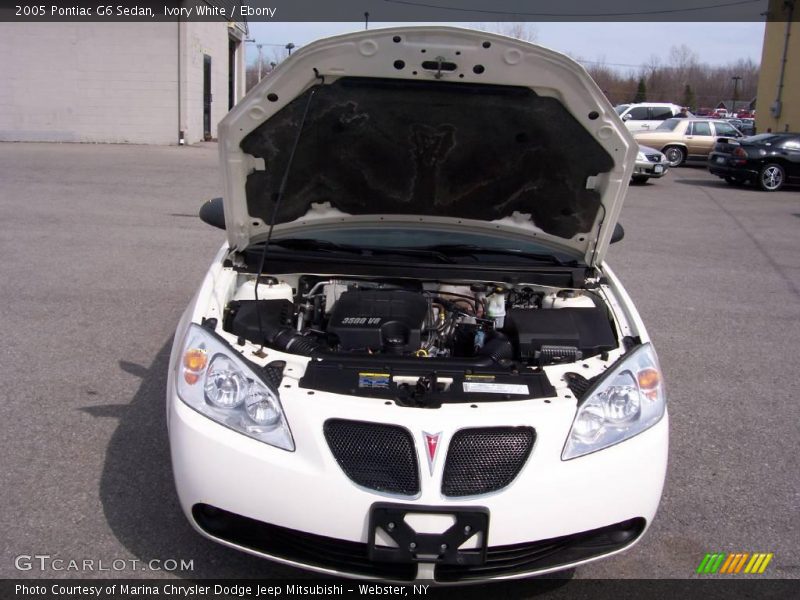 Ivory White / Ebony 2005 Pontiac G6 Sedan