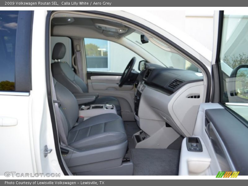 Calla Lilly White / Aero Grey 2009 Volkswagen Routan SEL