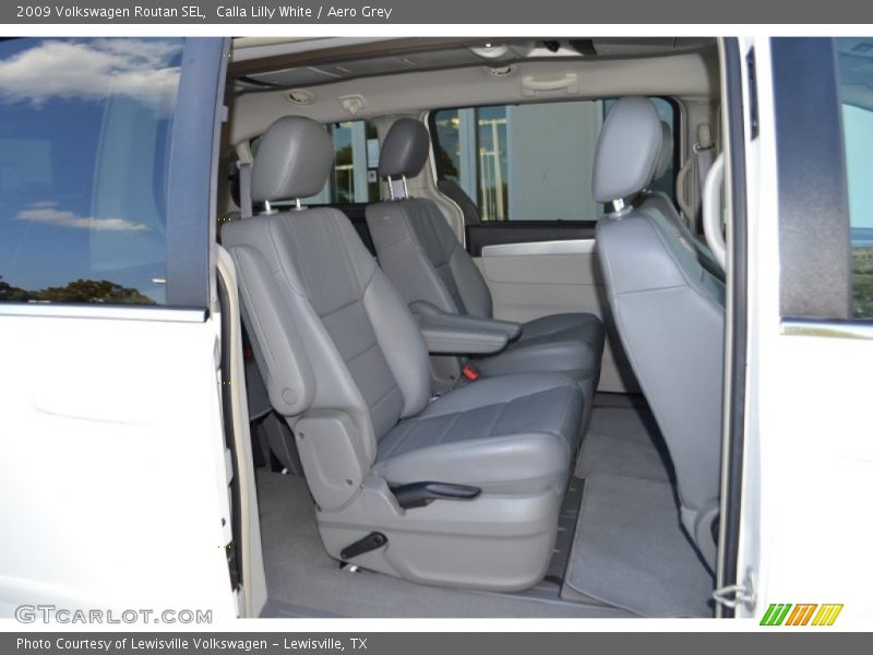 Calla Lilly White / Aero Grey 2009 Volkswagen Routan SEL