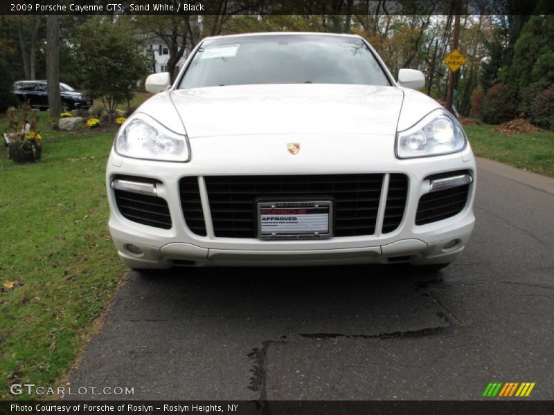 Sand White / Black 2009 Porsche Cayenne GTS