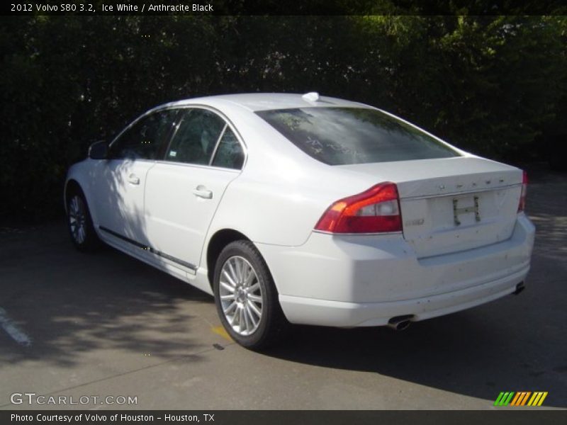 Ice White / Anthracite Black 2012 Volvo S80 3.2
