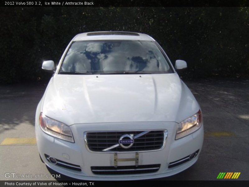 Ice White / Anthracite Black 2012 Volvo S80 3.2