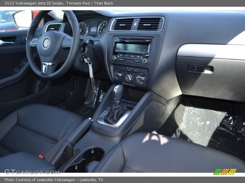 Tornado Red / Titan Black 2013 Volkswagen Jetta SE Sedan