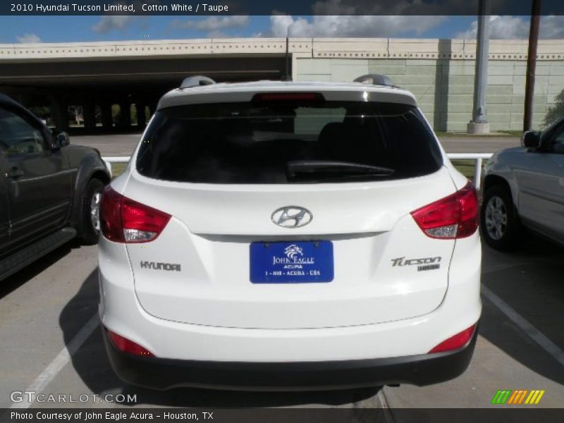 Cotton White / Taupe 2010 Hyundai Tucson Limited