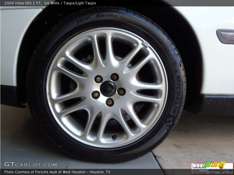 Ice White / Taupe/Light Taupe 2004 Volvo S60 2.5T