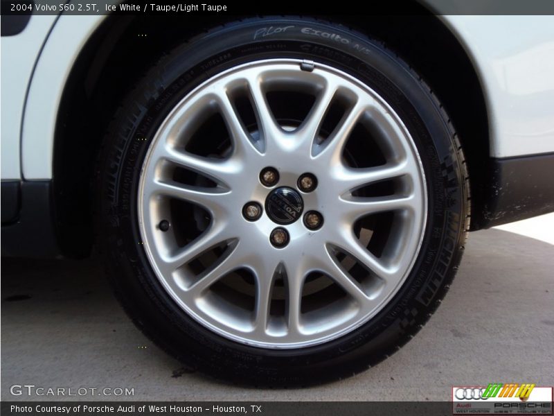 Ice White / Taupe/Light Taupe 2004 Volvo S60 2.5T