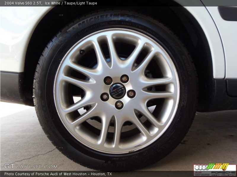 Ice White / Taupe/Light Taupe 2004 Volvo S60 2.5T