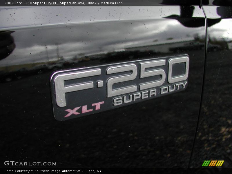  2002 F250 Super Duty XLT SuperCab 4x4 Logo