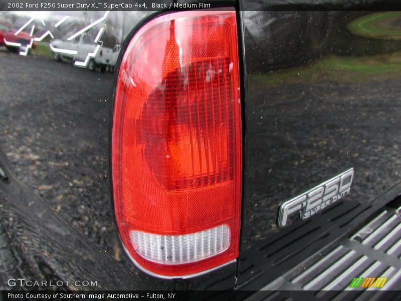 Black / Medium Flint 2002 Ford F250 Super Duty XLT SuperCab 4x4