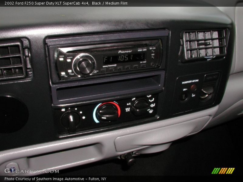 Black / Medium Flint 2002 Ford F250 Super Duty XLT SuperCab 4x4