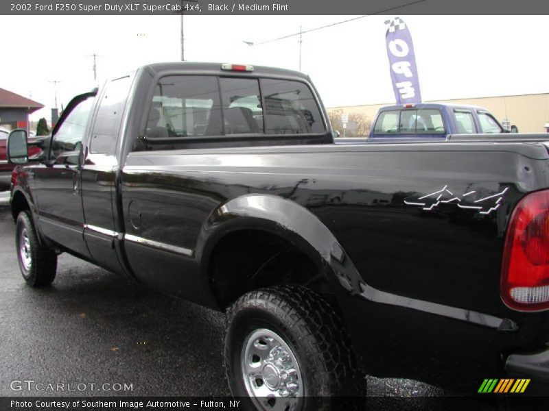 Black / Medium Flint 2002 Ford F250 Super Duty XLT SuperCab 4x4