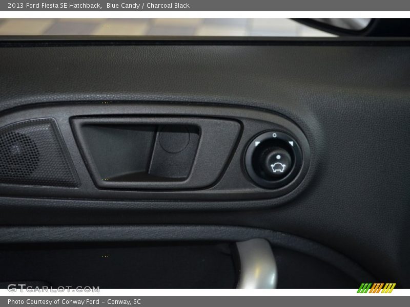 Blue Candy / Charcoal Black 2013 Ford Fiesta SE Hatchback