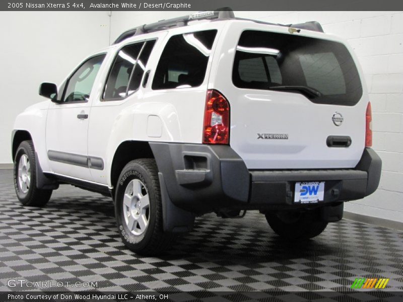Avalanche White / Desert/Graphite 2005 Nissan Xterra S 4x4