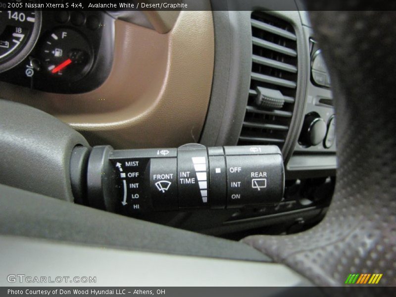 Avalanche White / Desert/Graphite 2005 Nissan Xterra S 4x4