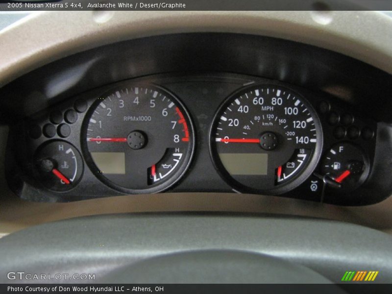 Avalanche White / Desert/Graphite 2005 Nissan Xterra S 4x4