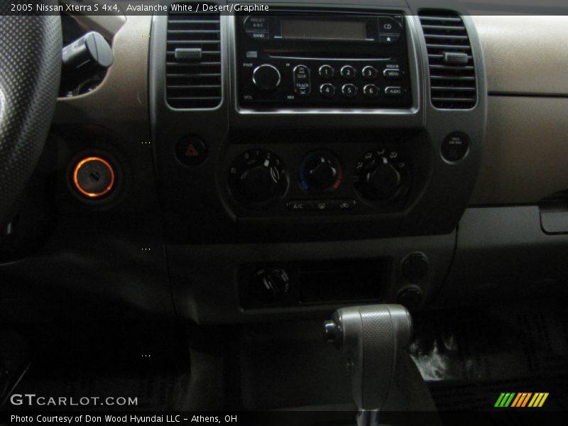 Avalanche White / Desert/Graphite 2005 Nissan Xterra S 4x4