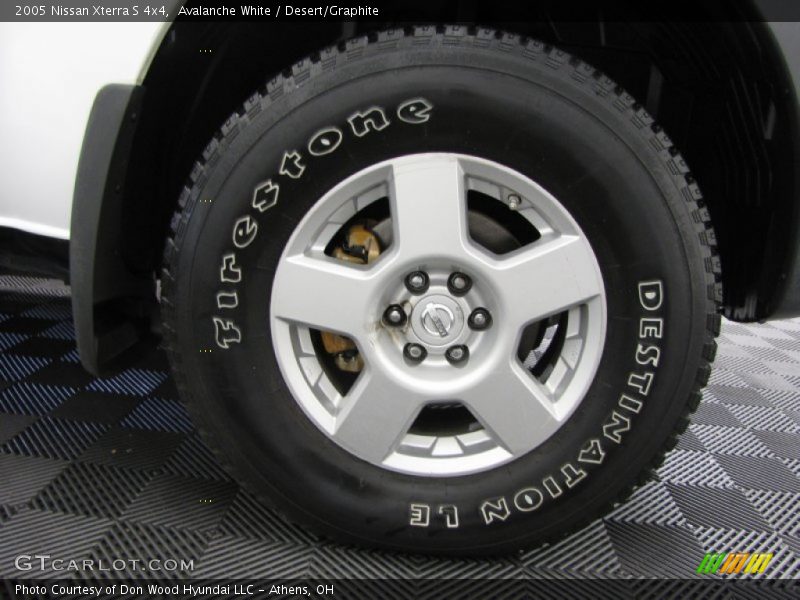 Avalanche White / Desert/Graphite 2005 Nissan Xterra S 4x4