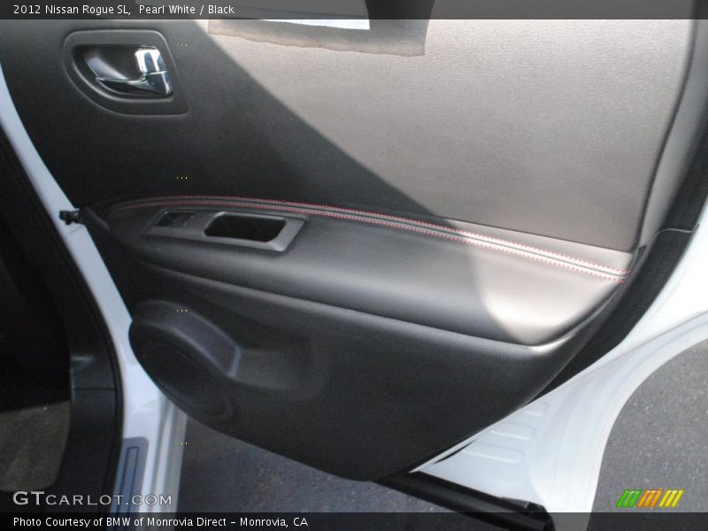 Pearl White / Black 2012 Nissan Rogue SL